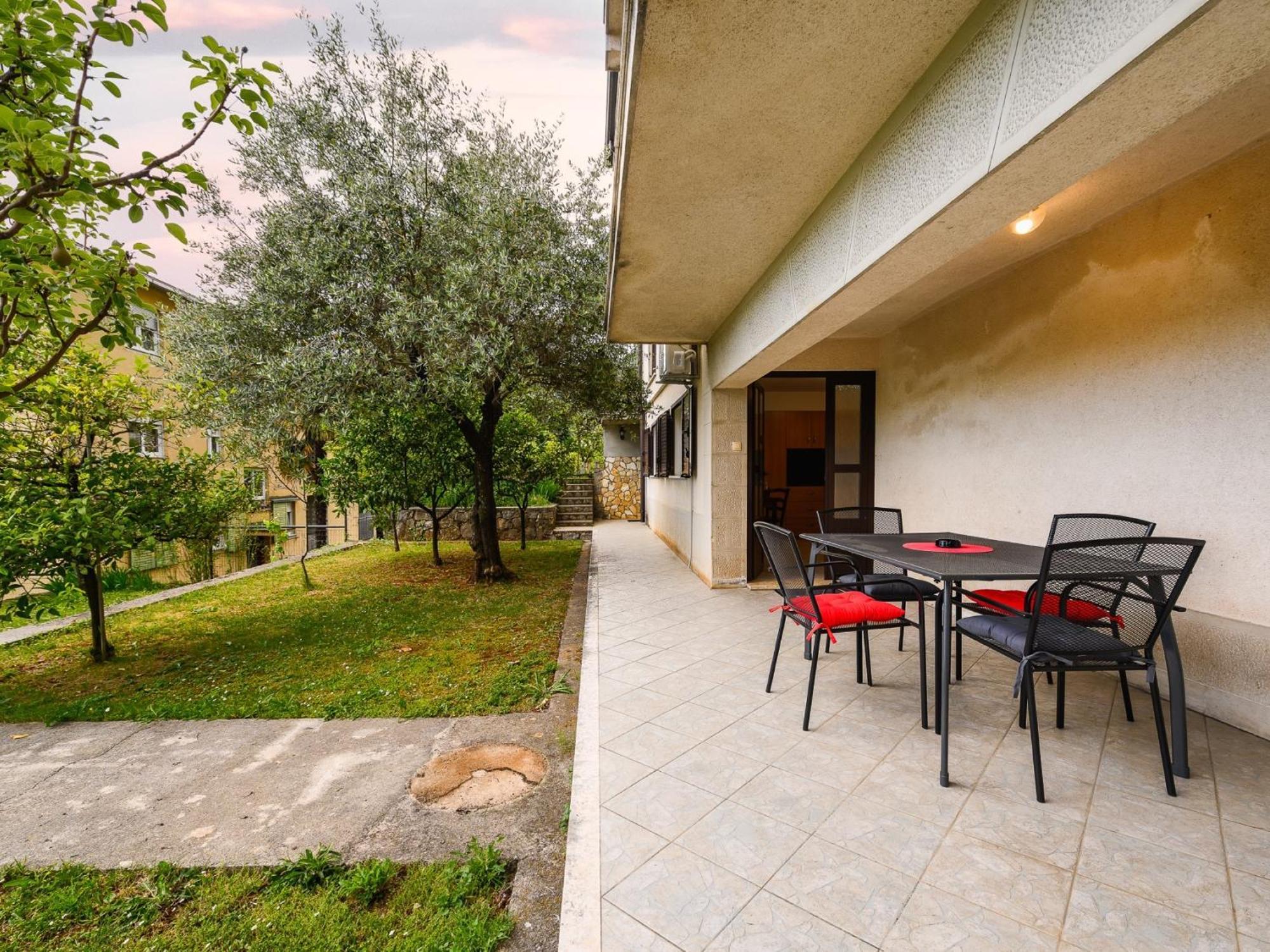 Apartments Vilma Lovran Quarto foto
